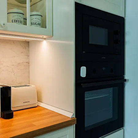 New Style View - Self Check-in - Free Private Parking