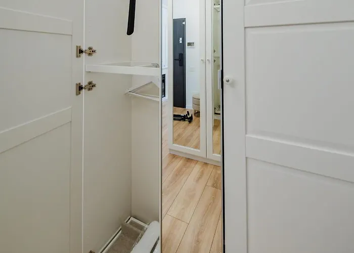 New Style View - Self Check-in - Free Parking 브라쇼브